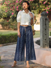 Women'S Off-White-Indigo Straight Clothing Set